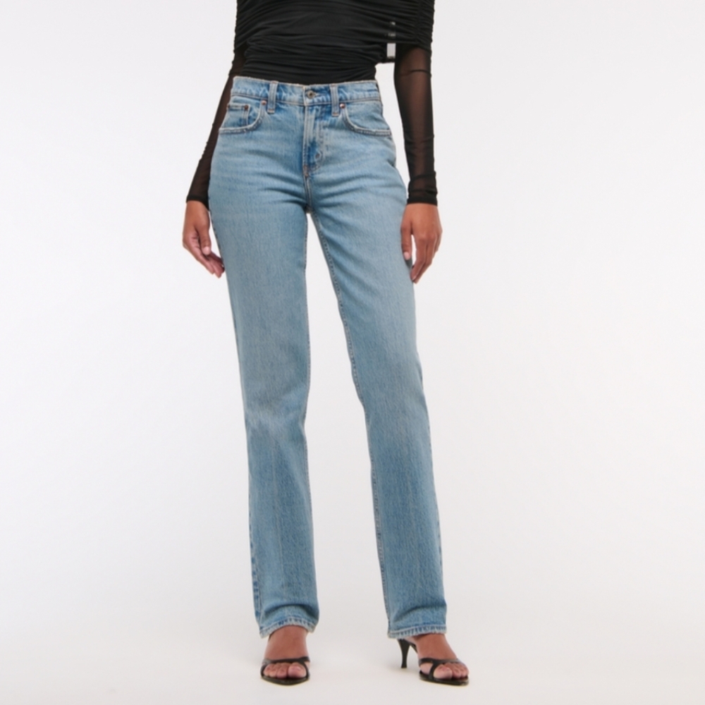 Curve Love Mid Rise 90s Straight Jean